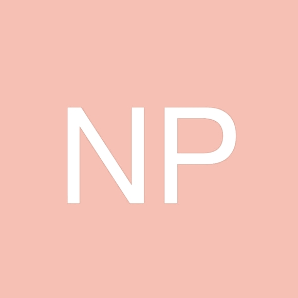 Meet your Posher, Naomi - Picture 1 of 1